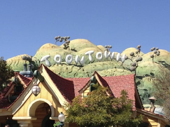 toontown hollywood sign disneyland