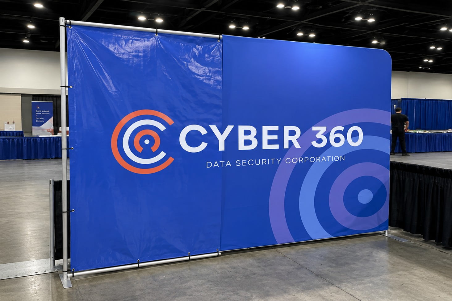 Fabric vs. Vinyl: Which is the Better Trade Show Backdrop?